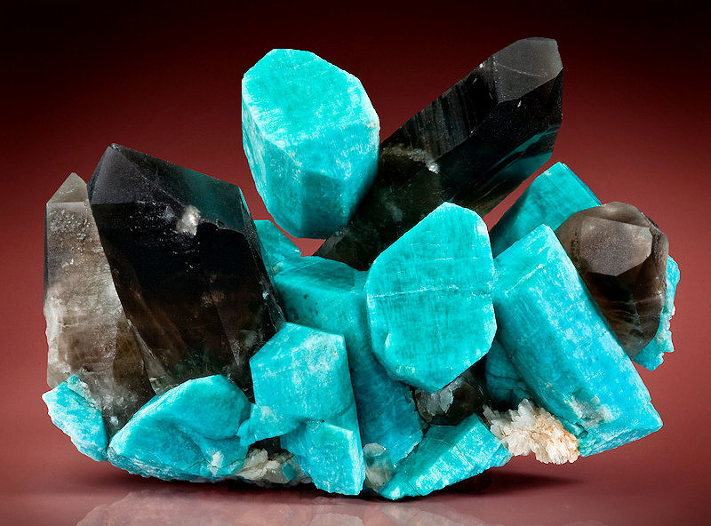 Tucson2009-315smokyamazonite2.jpg (174307 bytes)